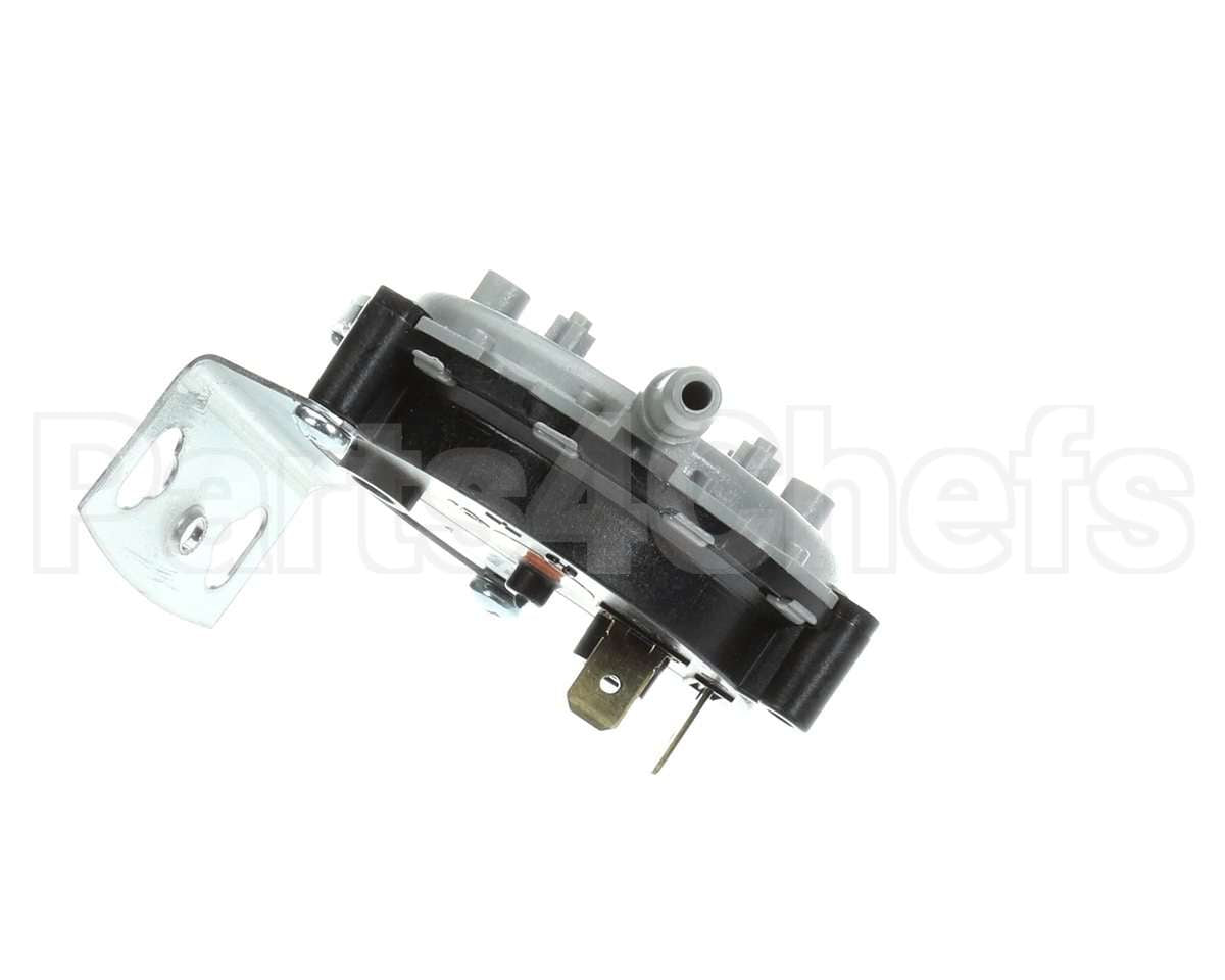 0130F00504 Goodman 0.6"Wc Spst Pressure Switch