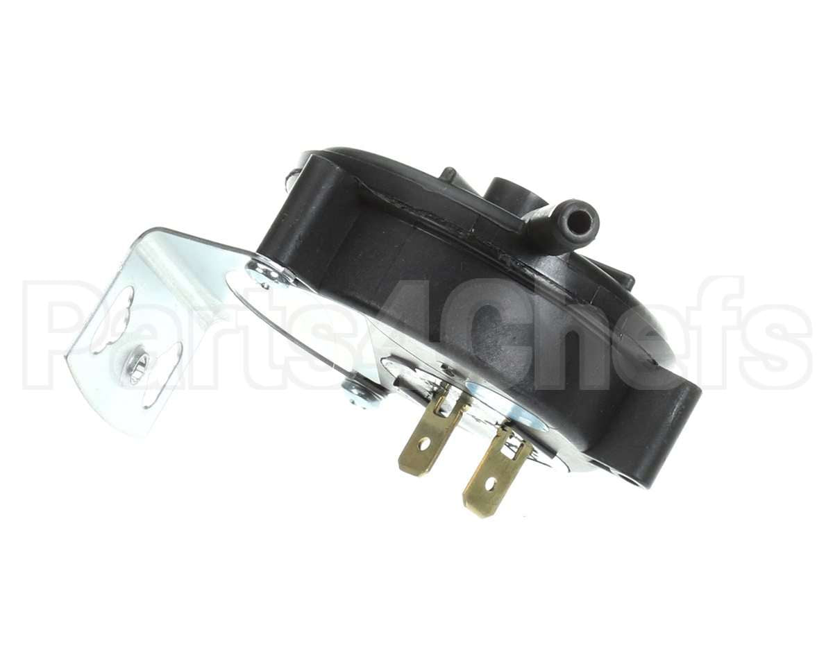 B1370176 Goodman 0.47"Wc Spst Pressure Switch